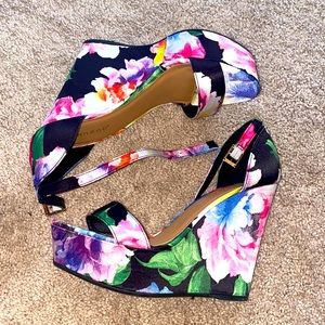 bamboo size 8 wedges 🌷🌸🖤